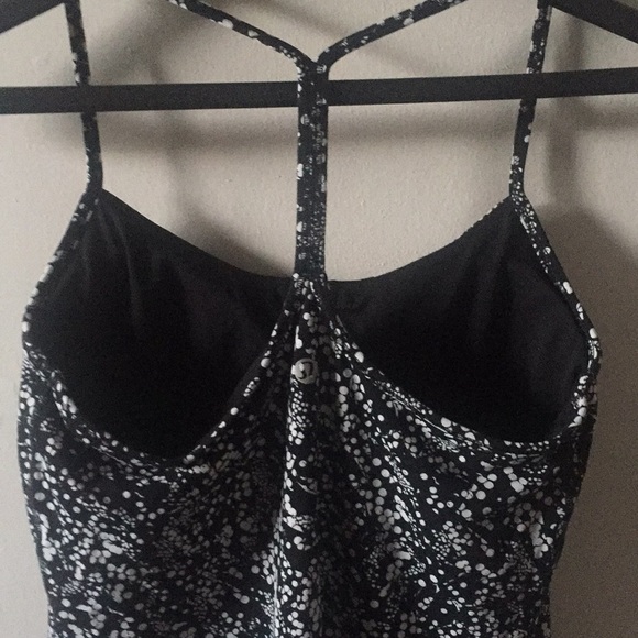 Lululemon top size 6 black and white - Picture 3 of 4